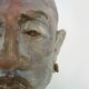 Sculpture visage en terre polychrome et plâtre, cabinet de curiosité. Ph Monaux. Artiste ariégeois