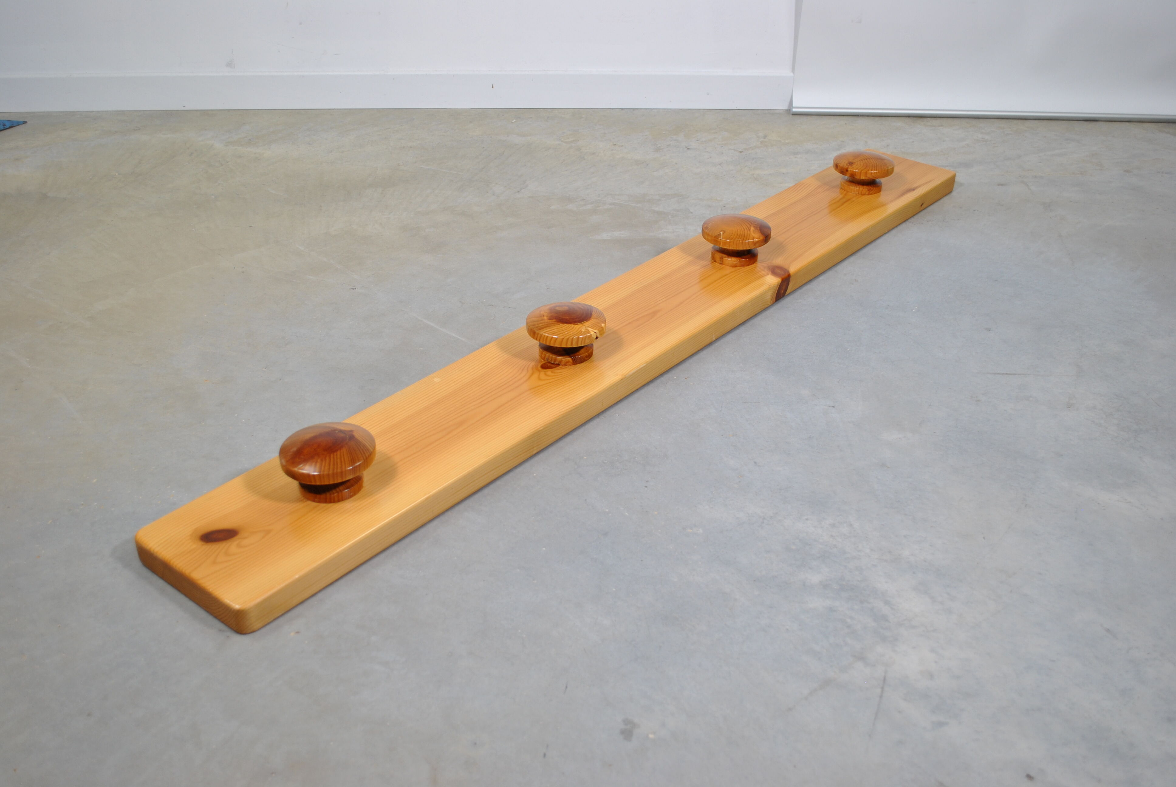 Wall coat rack in pine 1980