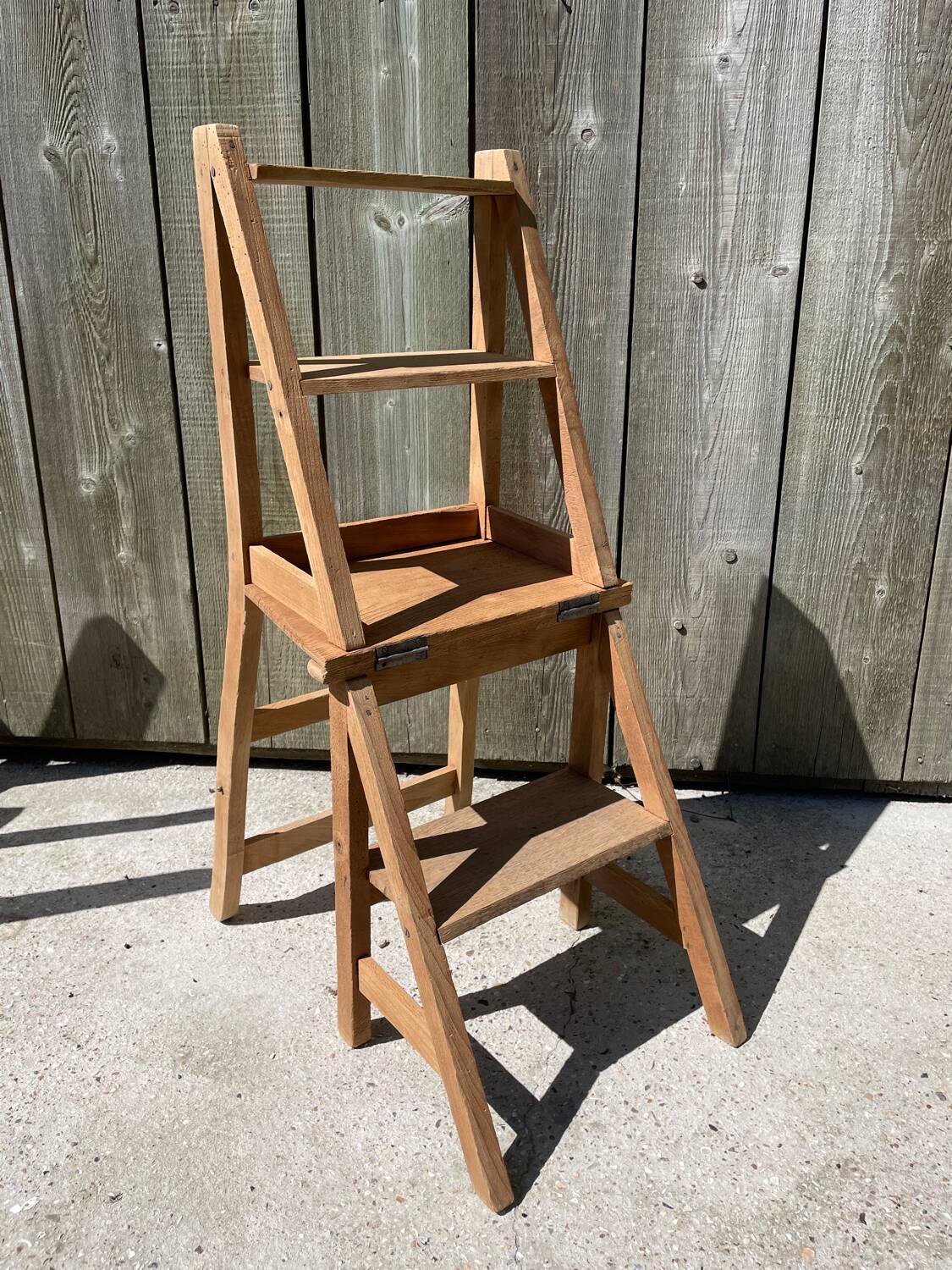 Chaise escabeau