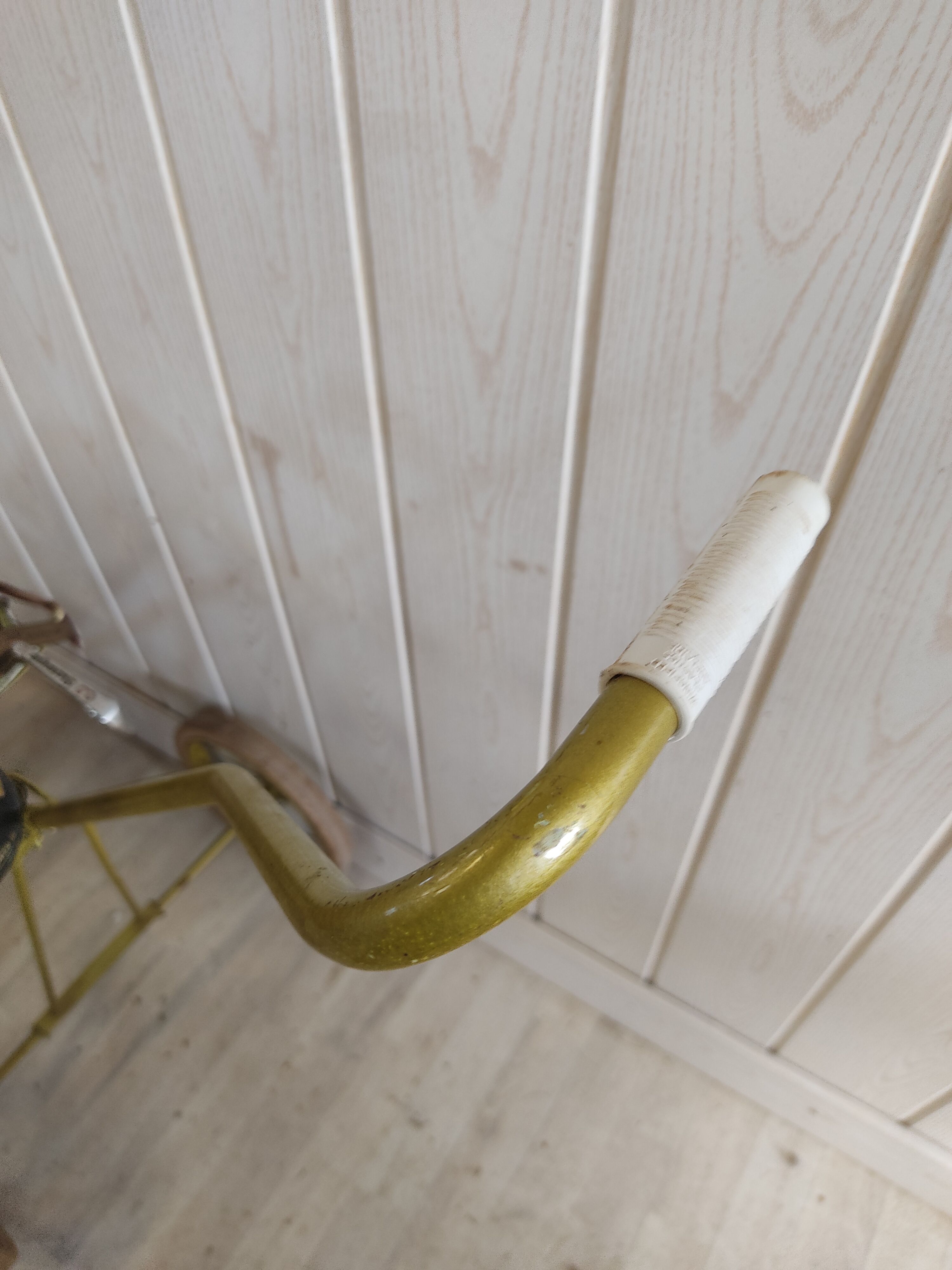 Chariot, sac et clubs de golf vintage