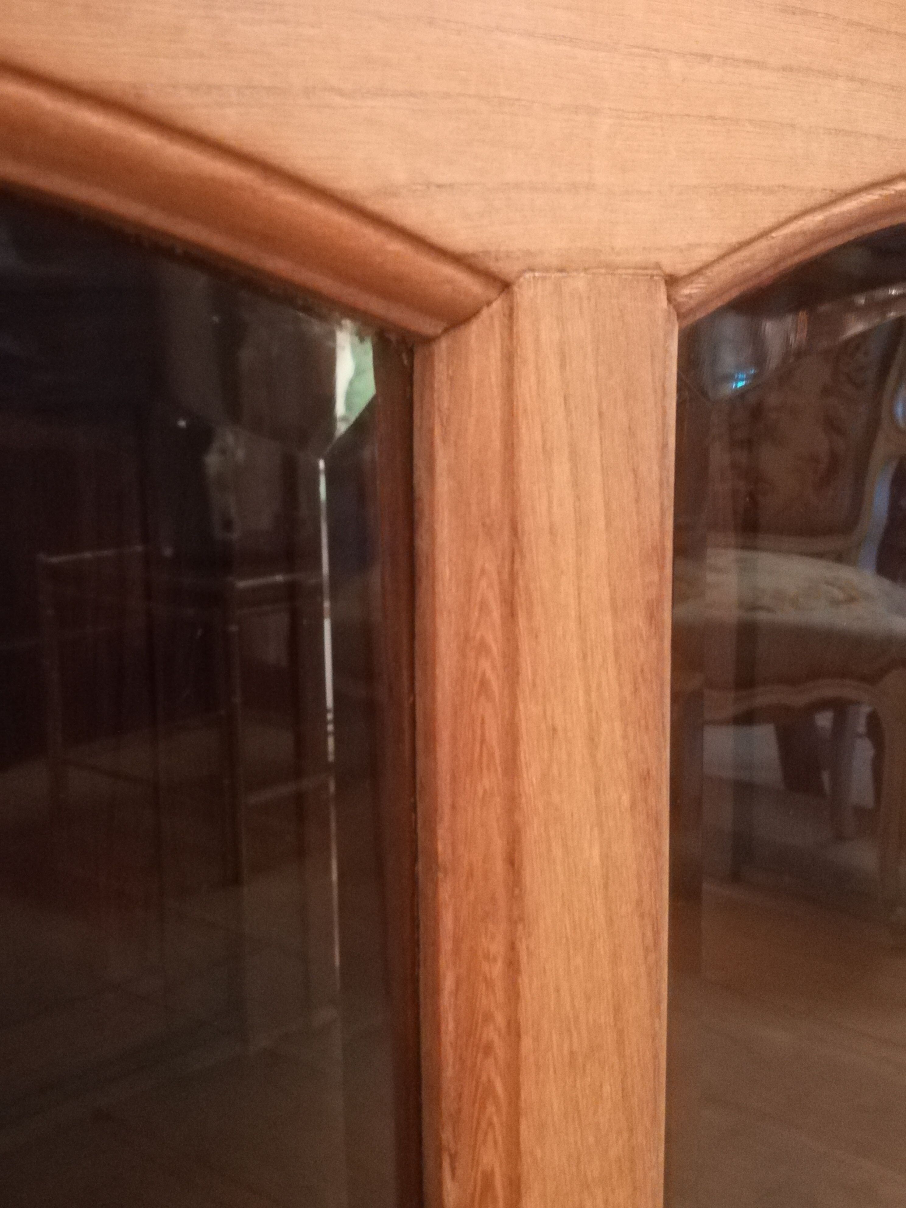 Art deco showcase counter in elm