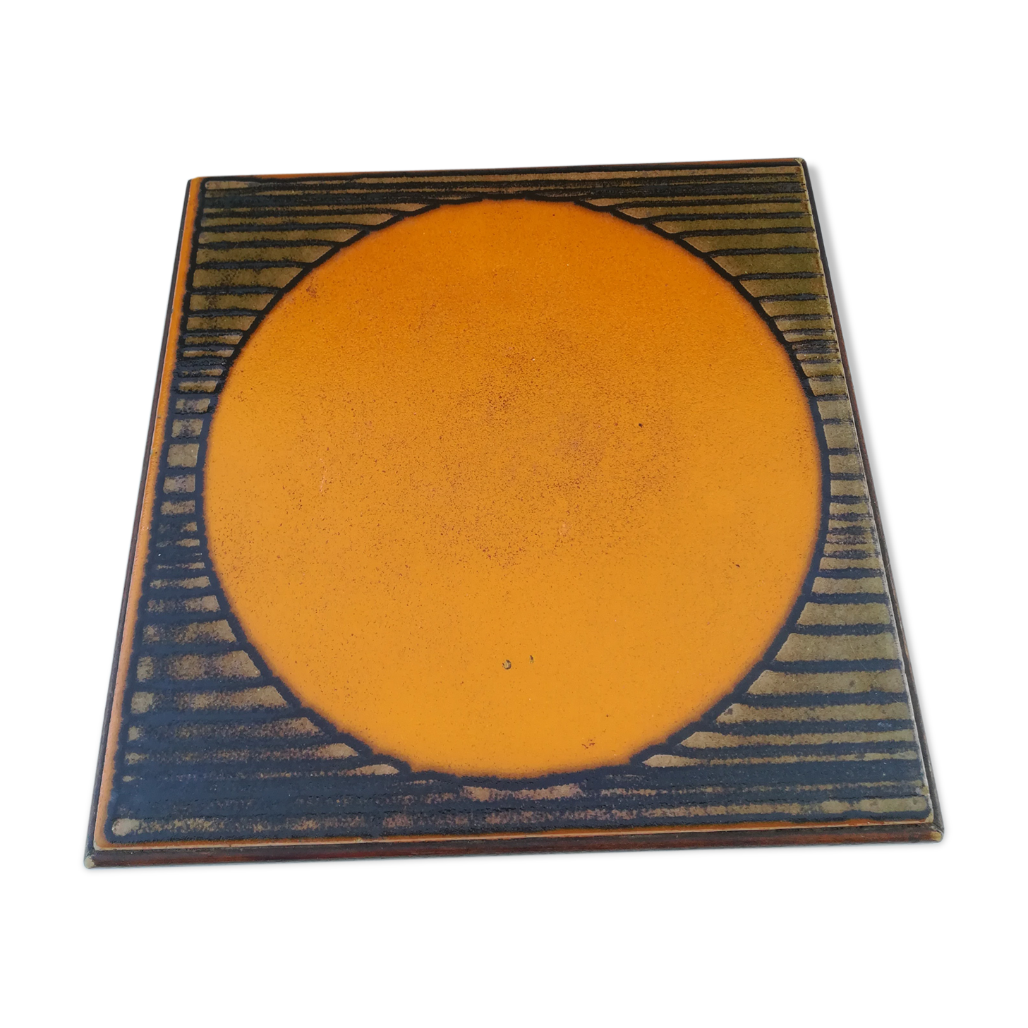 Pop ceramic dish underside