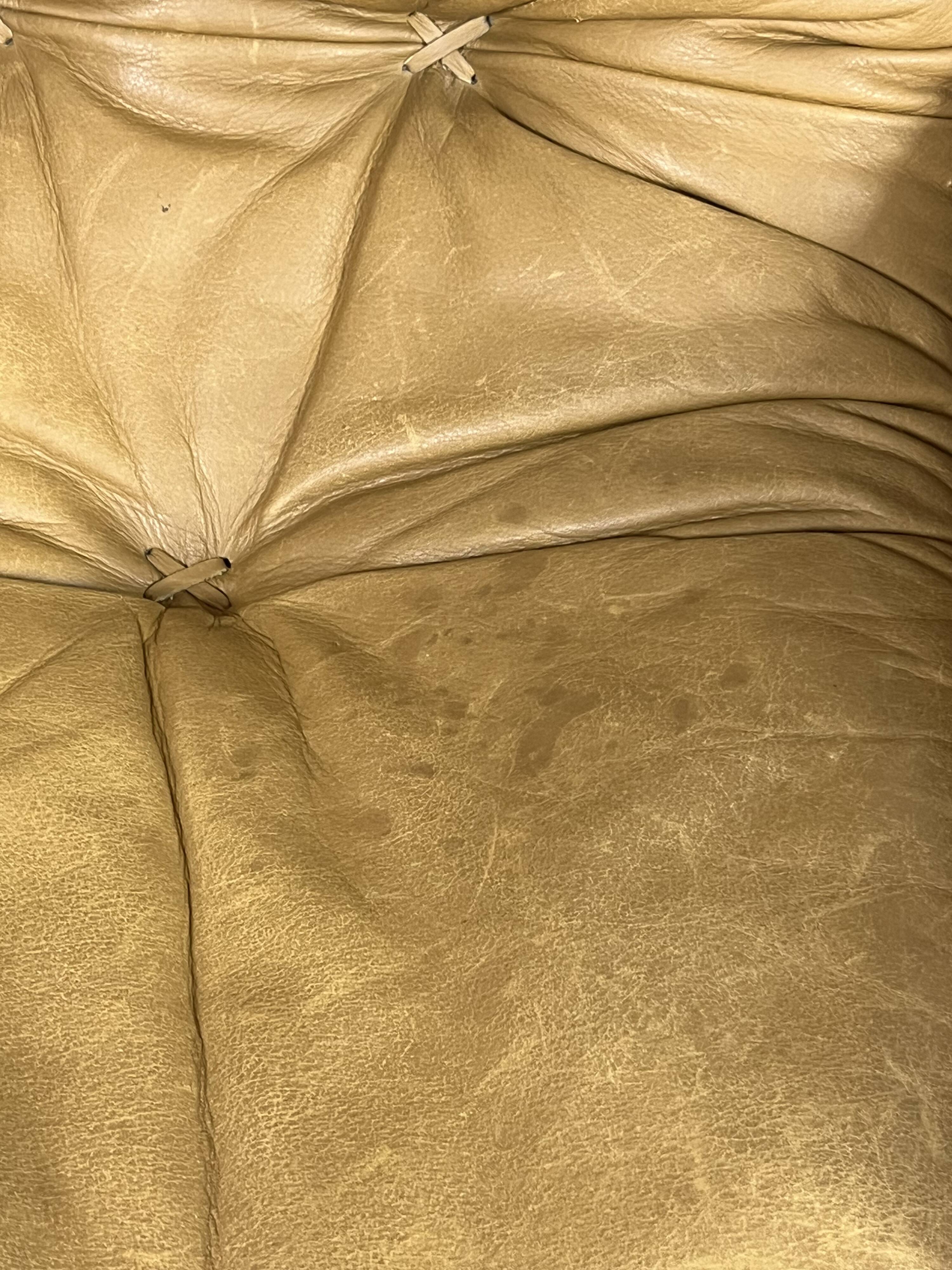 De Sede S231 Swivel Leather Armchair, 1960s