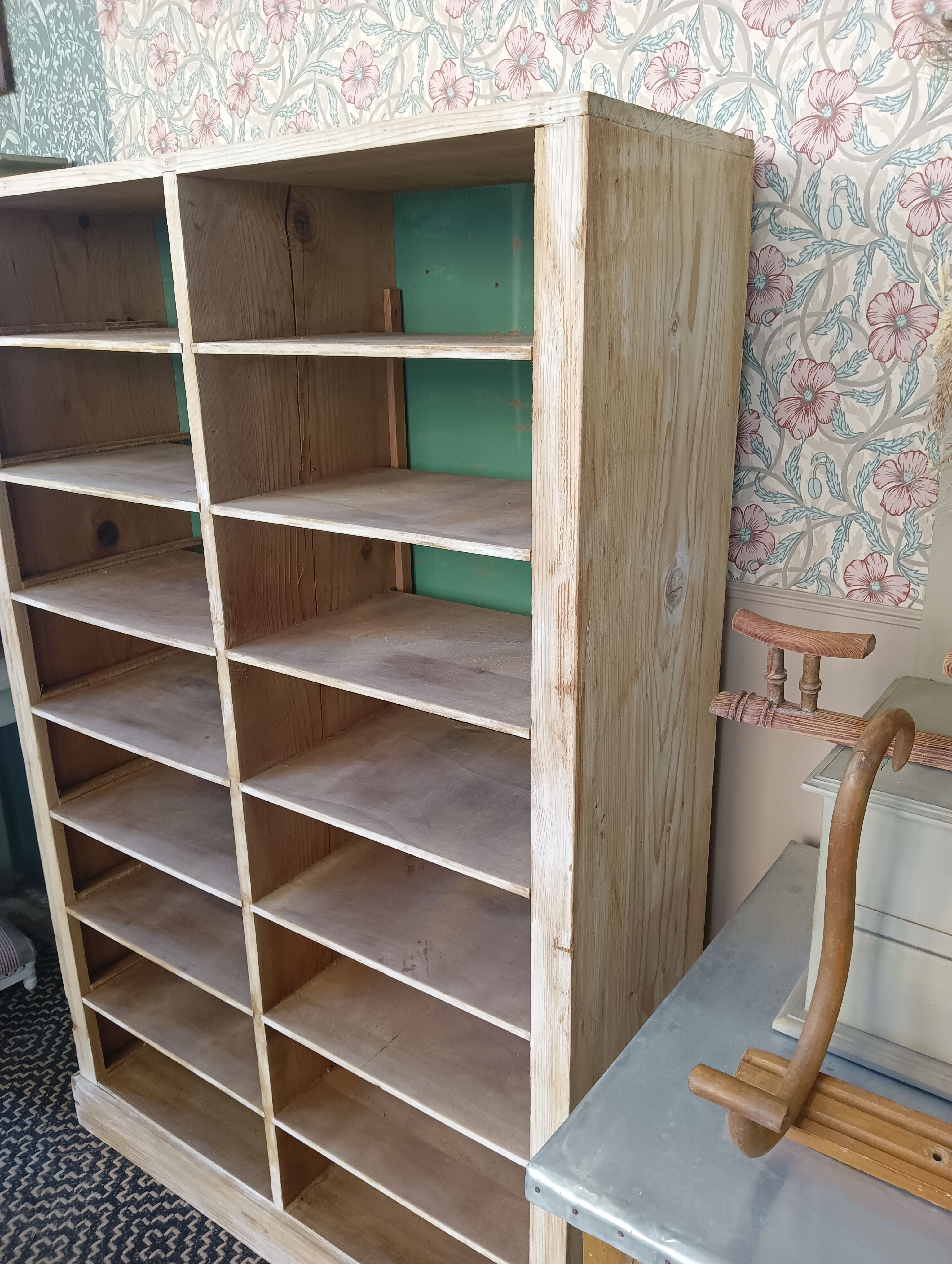 Locker storage cabinet