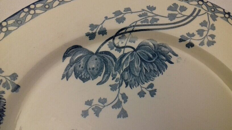 Set of 8 old plates