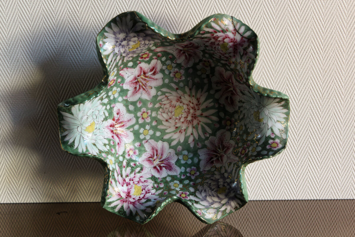 Polylobed earthenware salad bowl