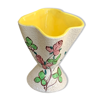 Vase en céramique émaillée jaune et blanc roses peintes vintage 1960