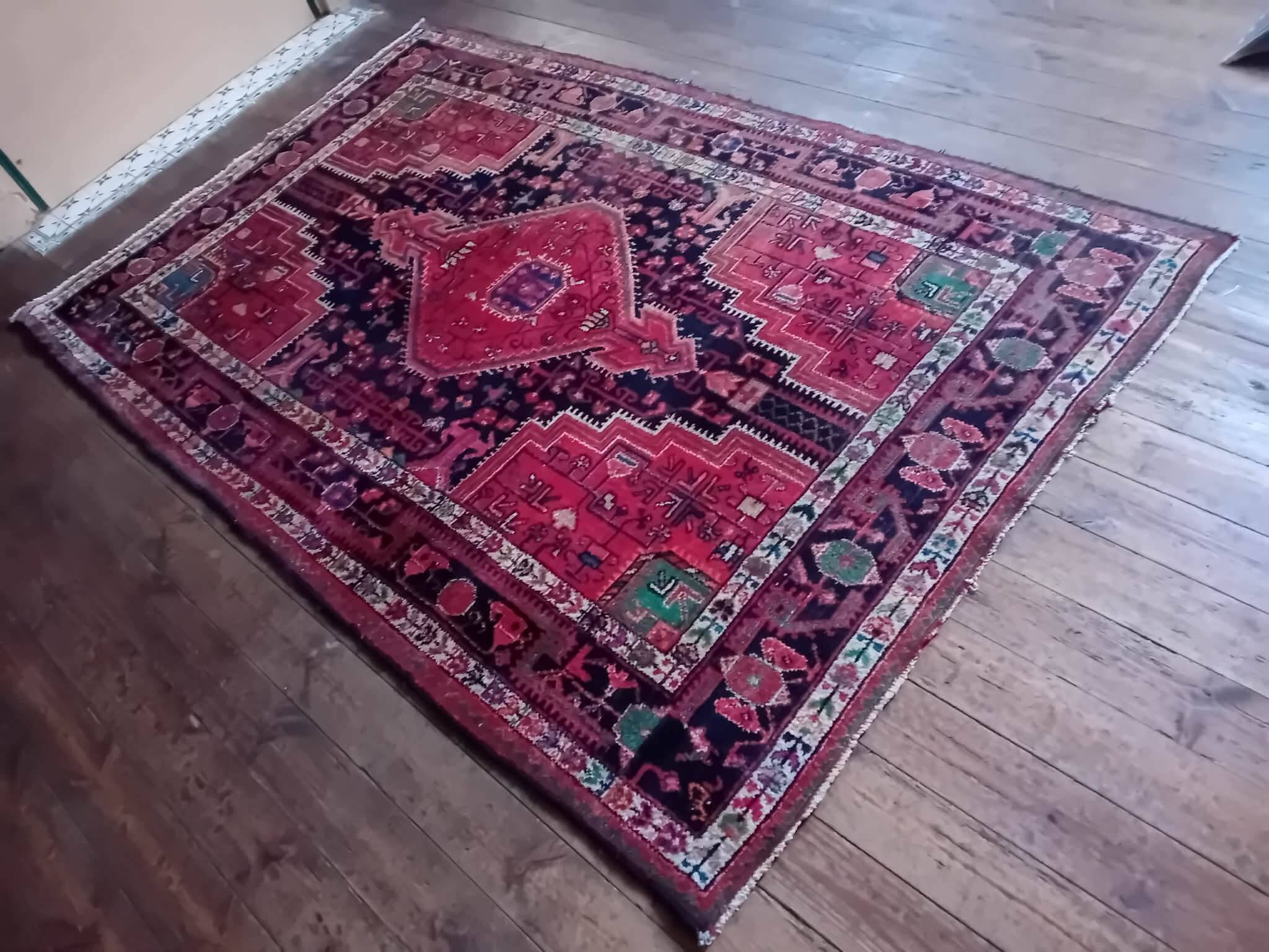 Handmade Tuyserkan Persian Rug 230x150cm