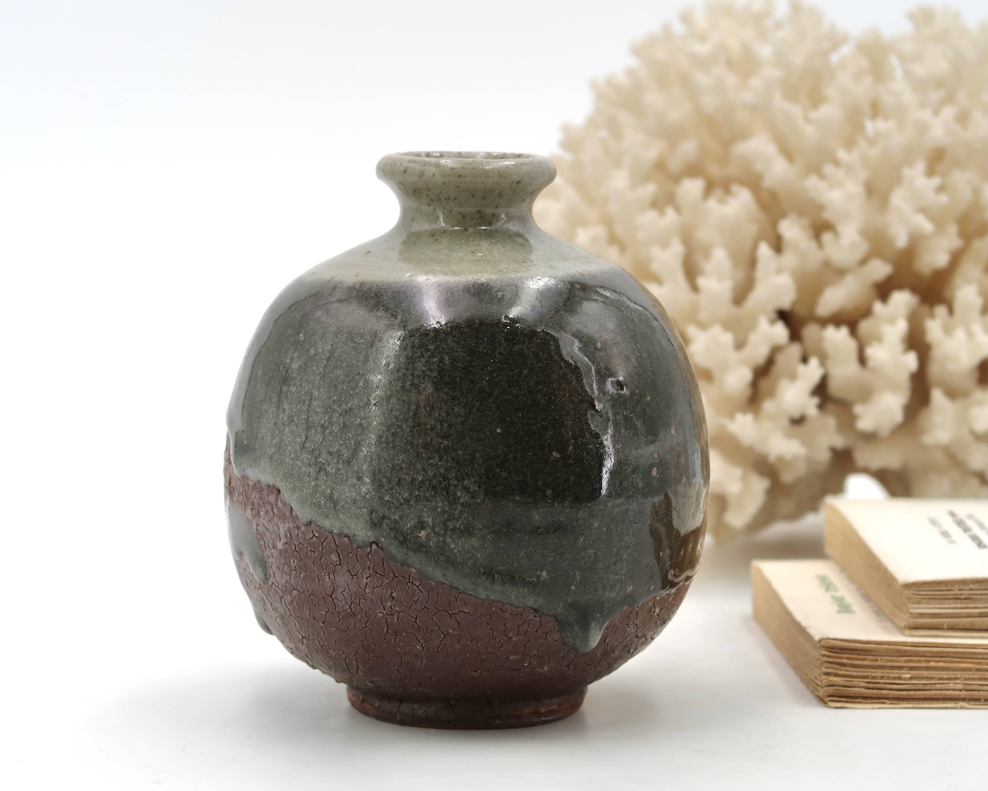 Wabi-sabi round vase in stoneware with green glazing, 1970s ceramics.