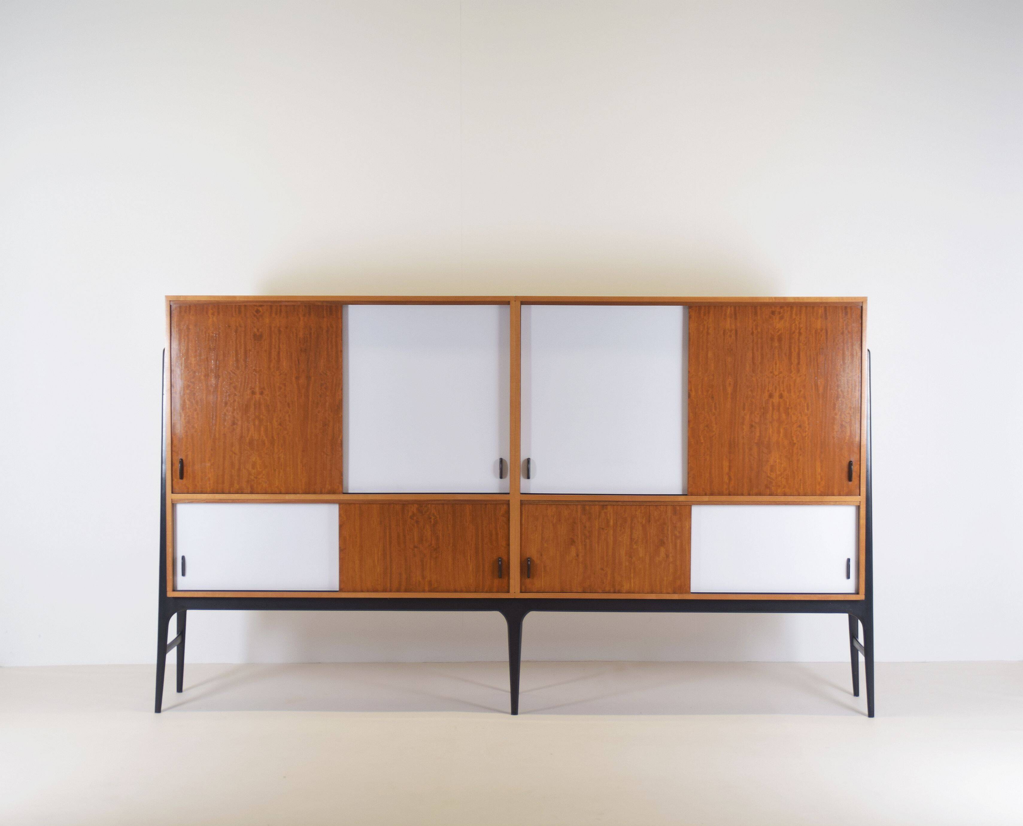 Highboard conçu par Alfred Hendrickx pour Belform, années 1950.