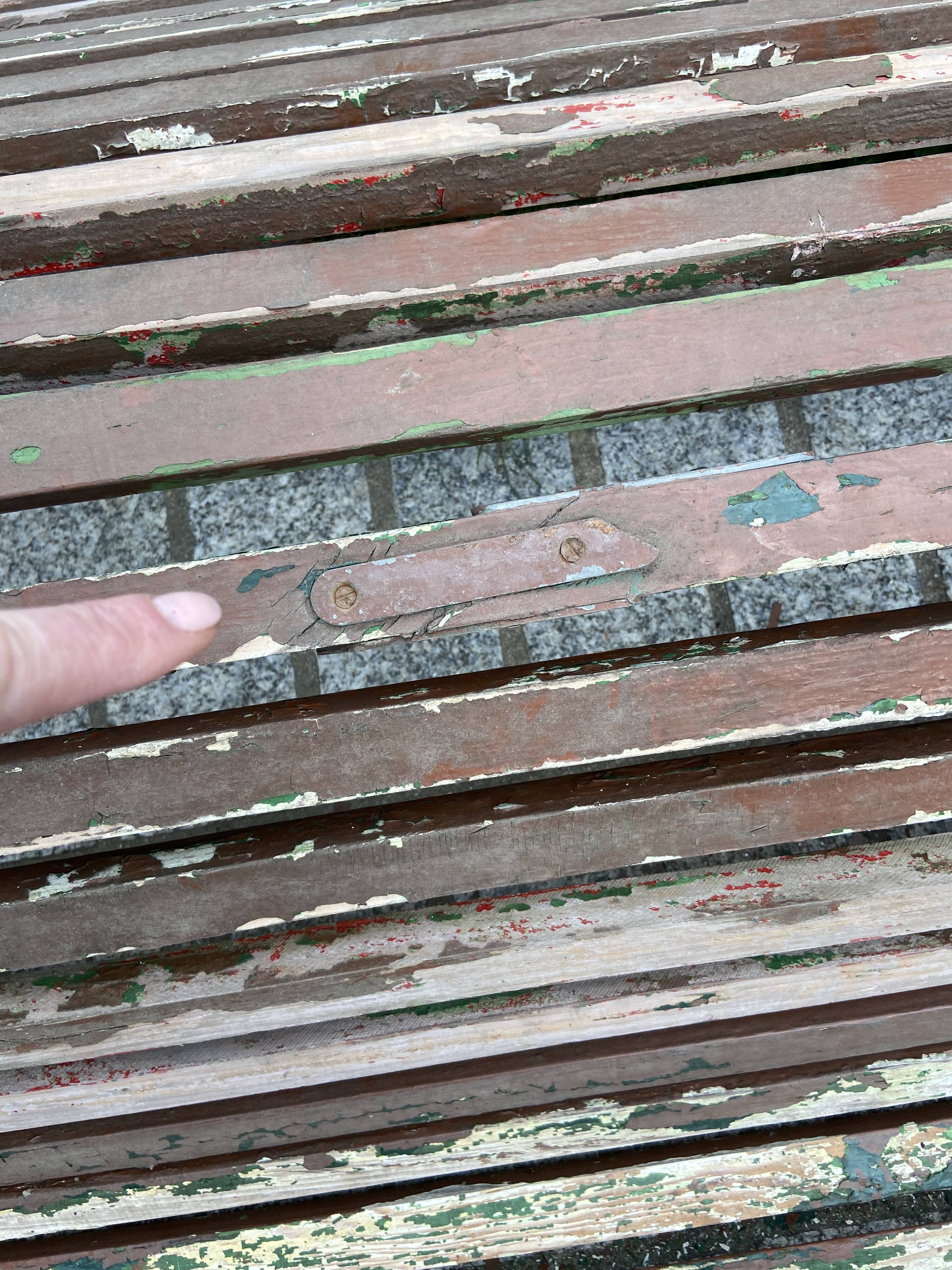Banc de jardin parisien ancien en fer forgé et bois