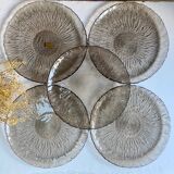 5 assiettes Arcoroc verre fumé fleur