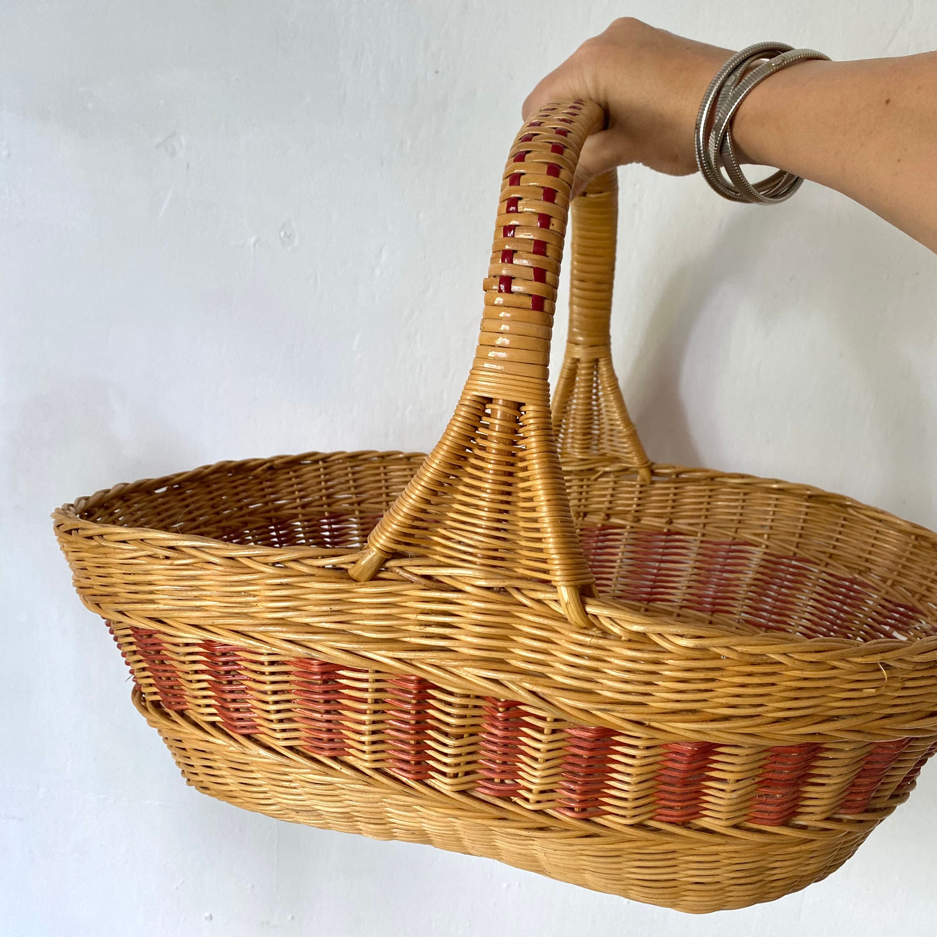 Two-tone woven wicker basket