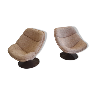 Pair of Pierre Paulin F558 oyster lounge chairs made by Artifort