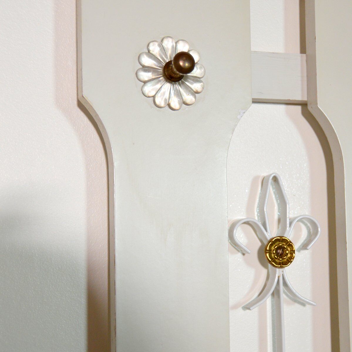 Vintage entrance cloakroom