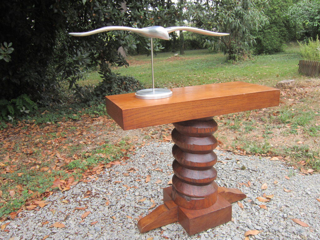 Pair of bedside tables press screws