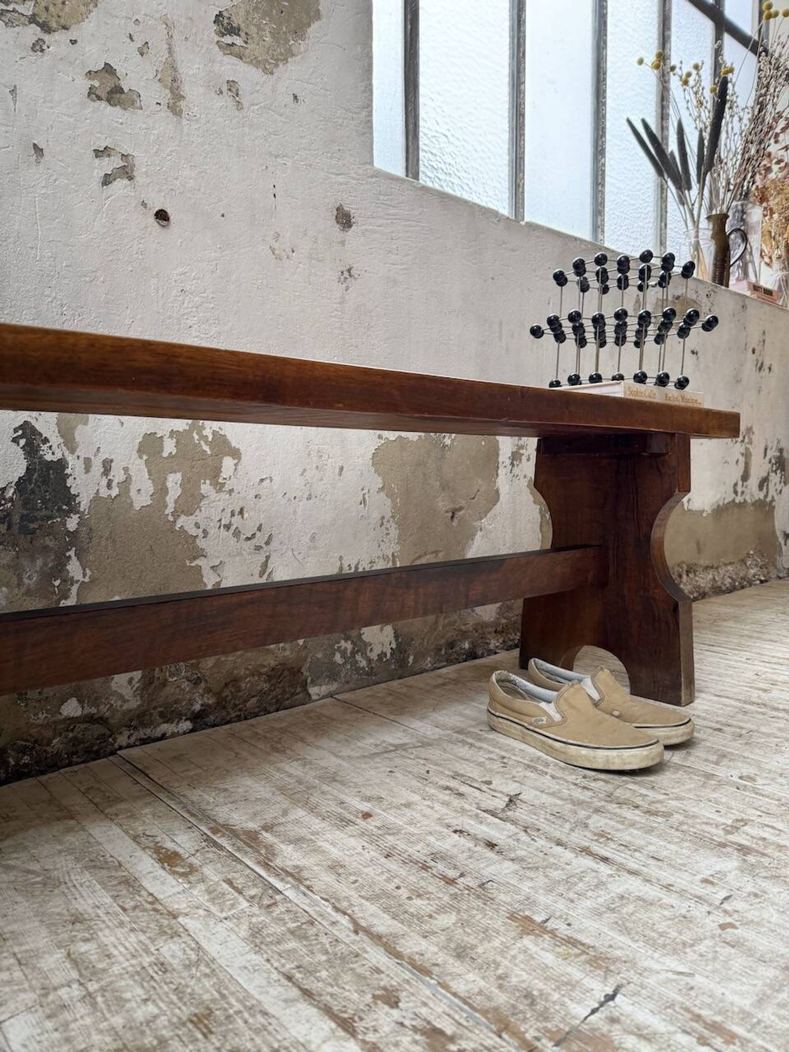 Paire de bancs noyer 1900