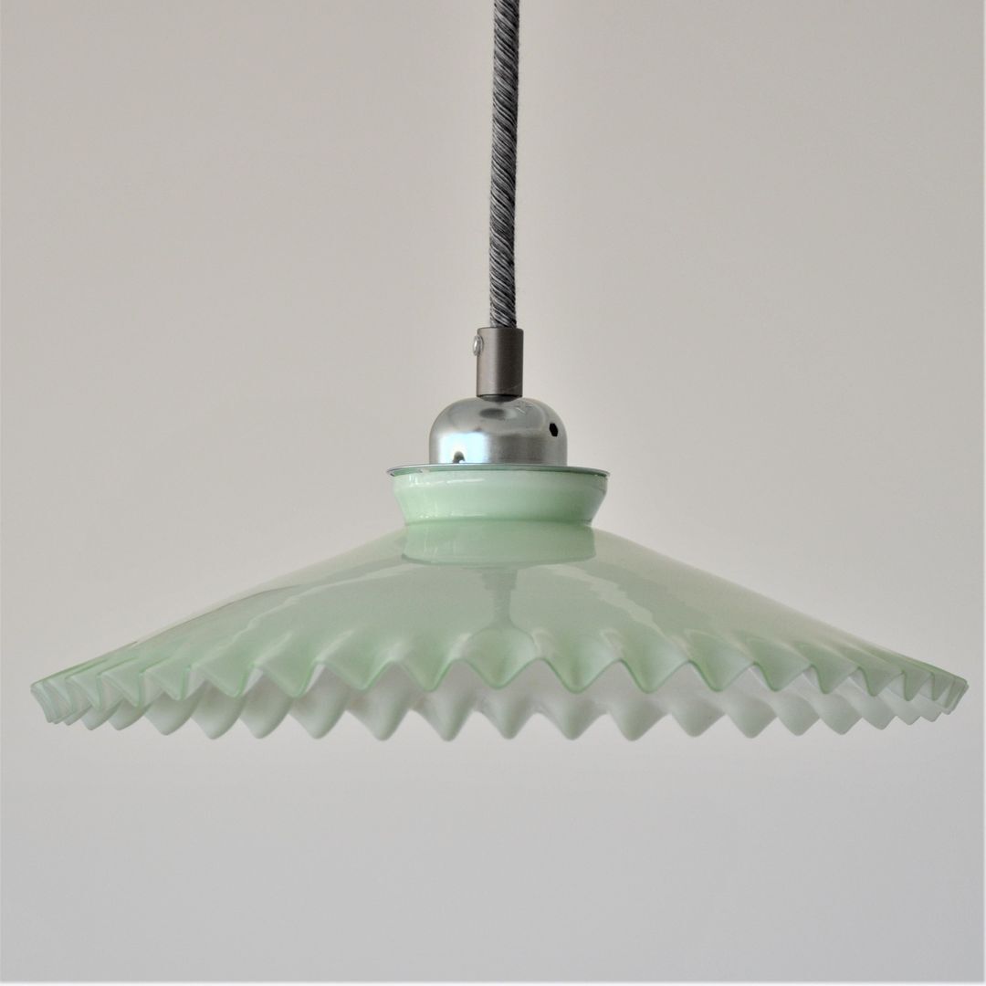 Vintage suspension in opaline scalloped mint color with water