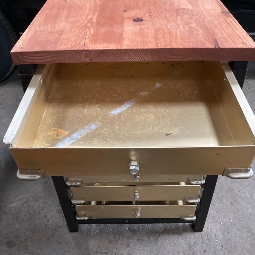Furniture / custom kitchen log