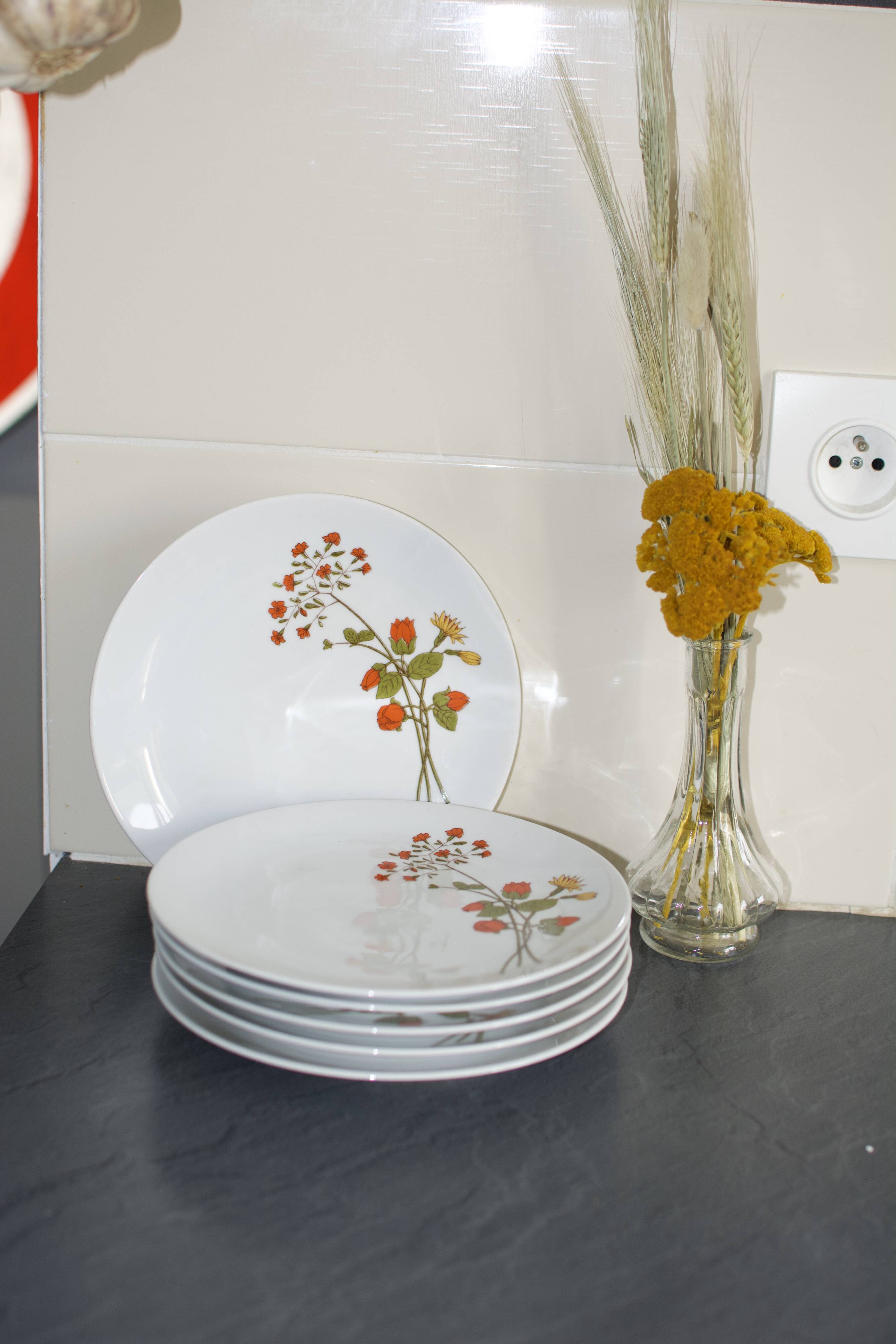 6 assiettes en porcelaine vintage a fleurs Bavaria