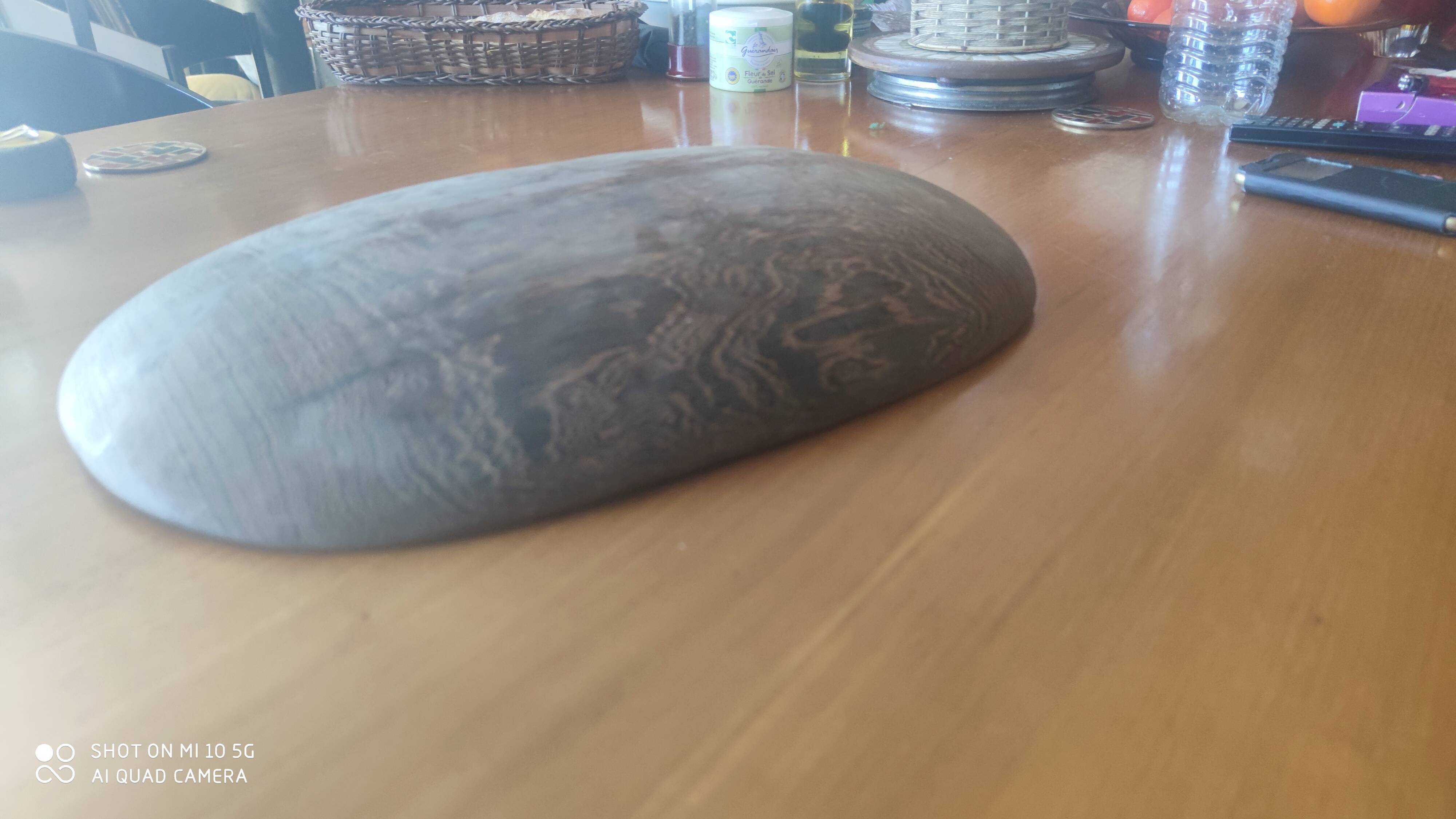 Wenge carved single-piece platter with fish decoration