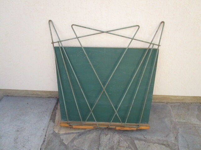 Table of vintage children's 60 eiffel foot