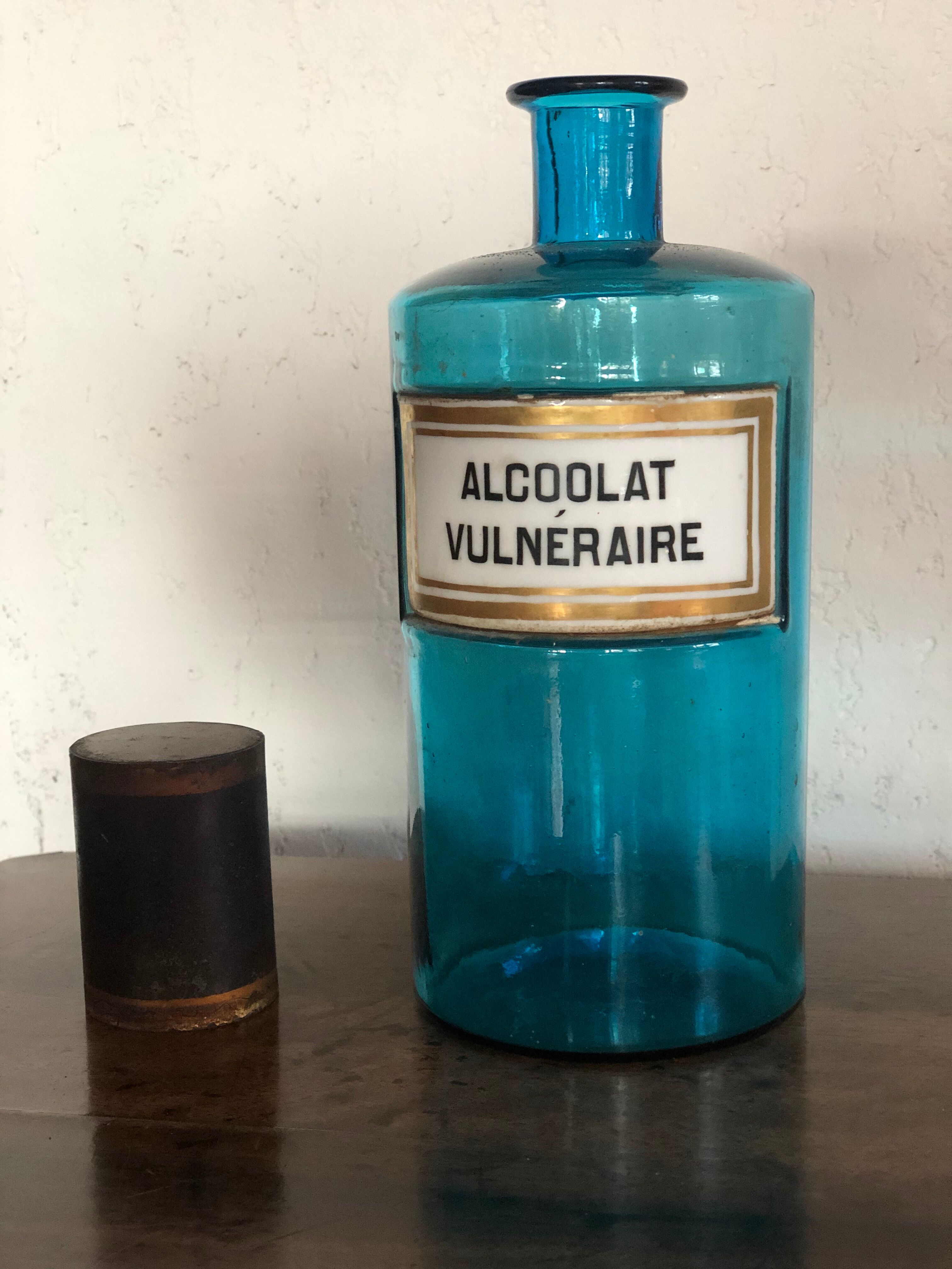 Napoleon III style pharmacy pot