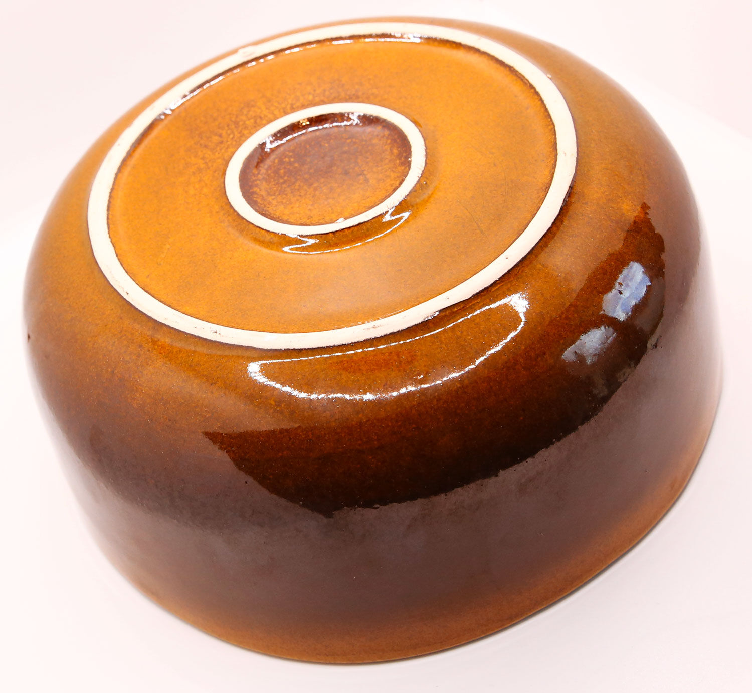 Salad bowl in brown sandstone, khaki and saffron