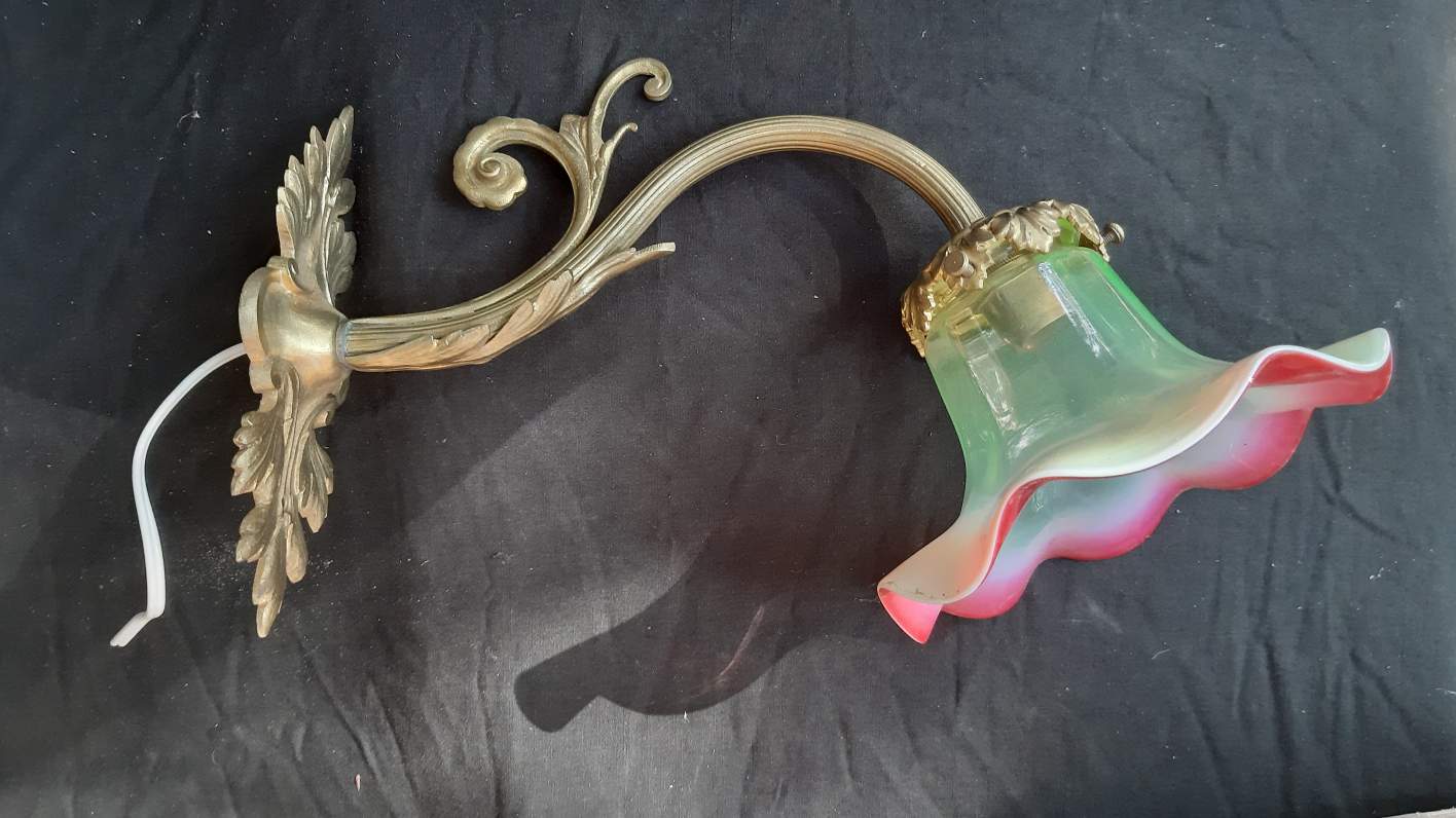 Art deco bronze wall lamp