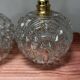 Paire d’appliques murales globes en verre vintage