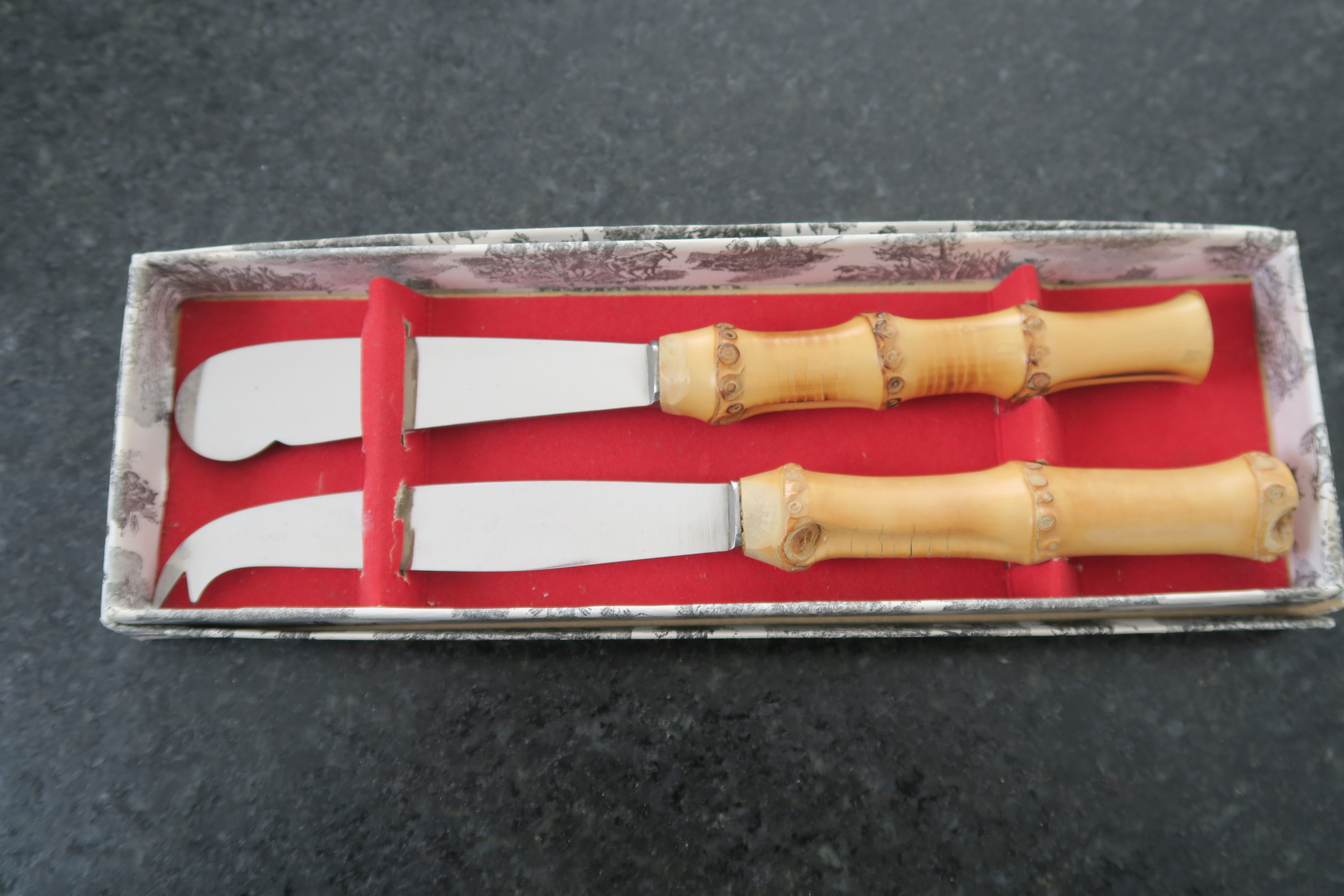 Ensemble couteaux à fromage manche bambou 1950