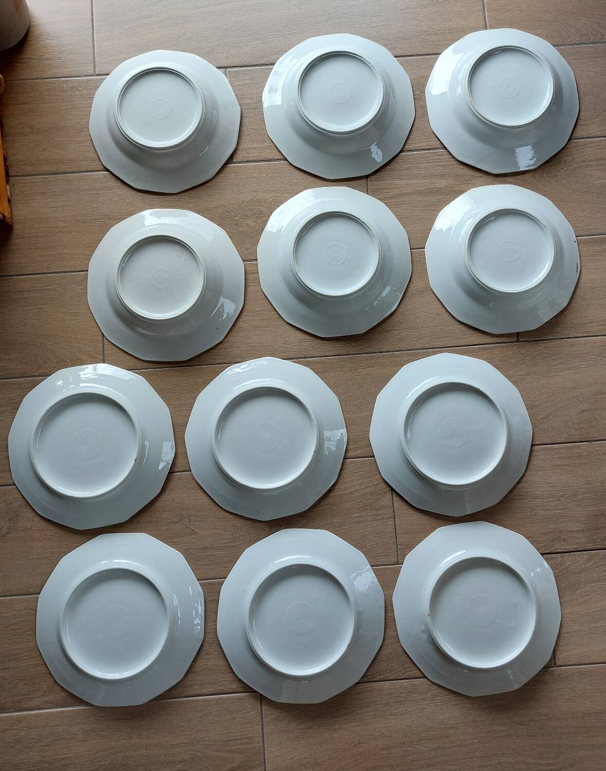 Set of 12 floral porcelain plates