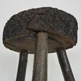 Tabouret de traite tripode en chêne, art paysan Ariège, France (XIXe siècle)