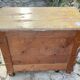 Commode en bois peint a décor de fleurs