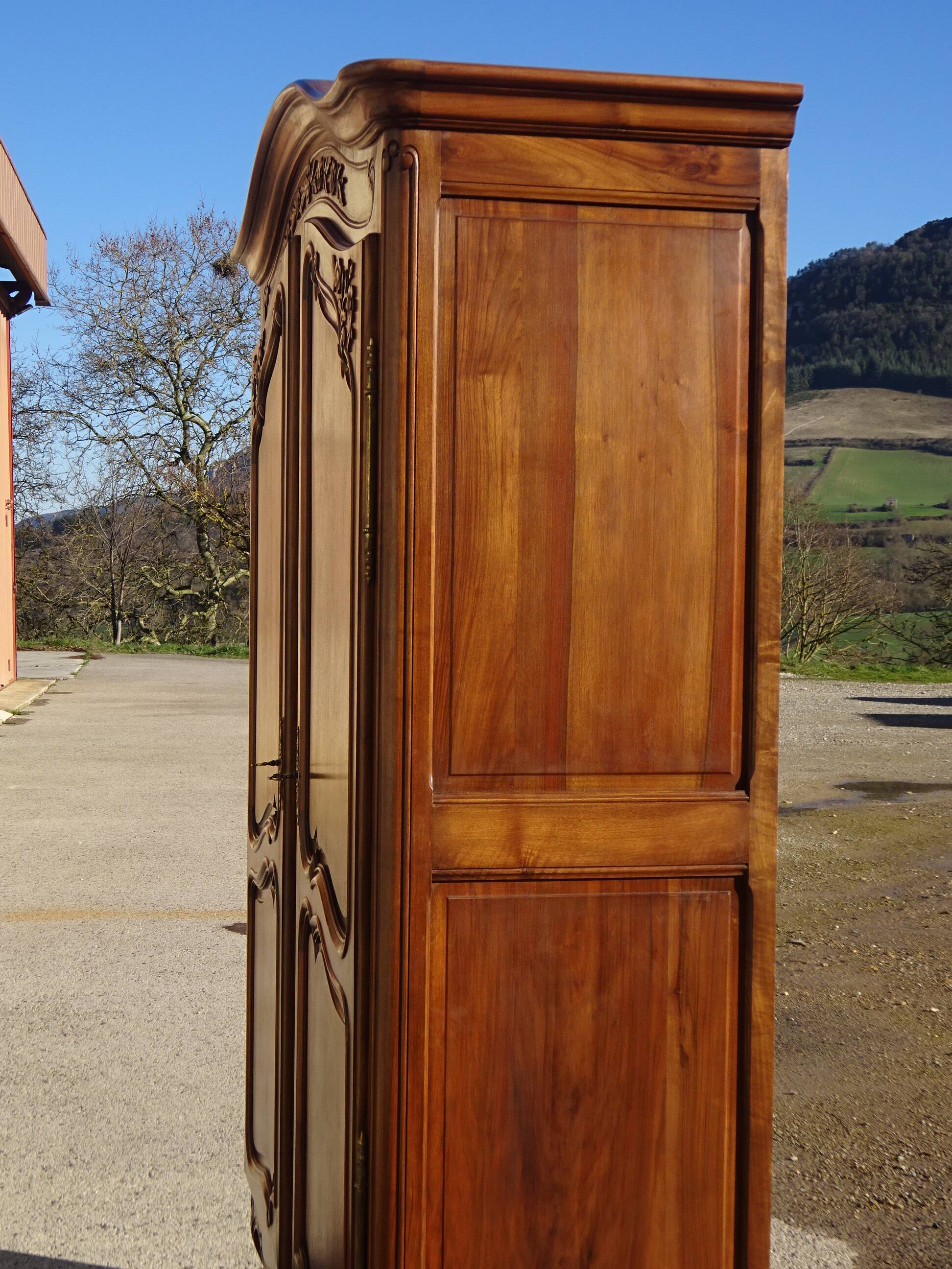 Walnut wardrobe in Louis XV style