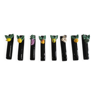 Set of 8 barbotine knife holders