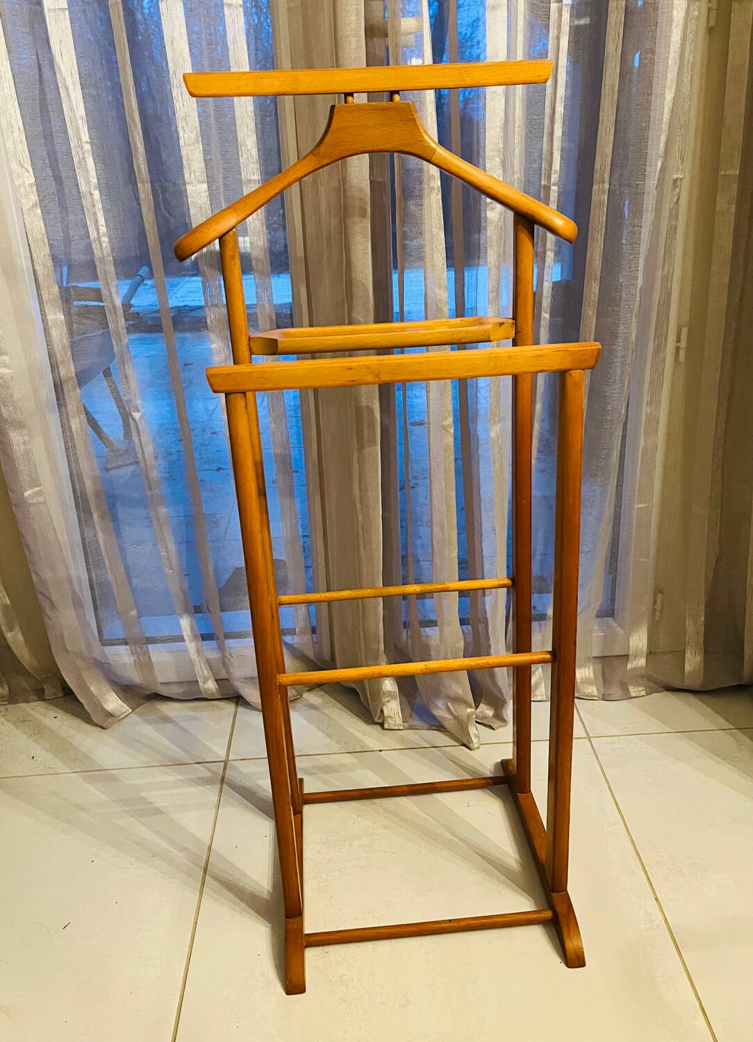 Light wood butler valet