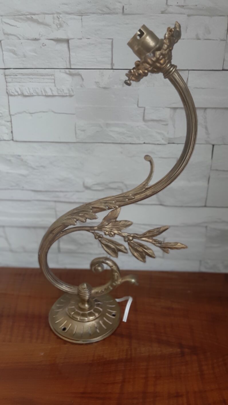Art deco bronze wall lamp