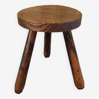 Solid wood tripod stool
