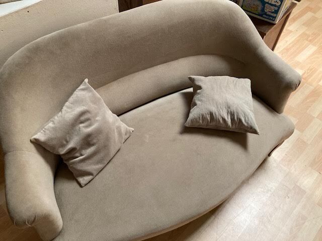 2-seater velvet sofa