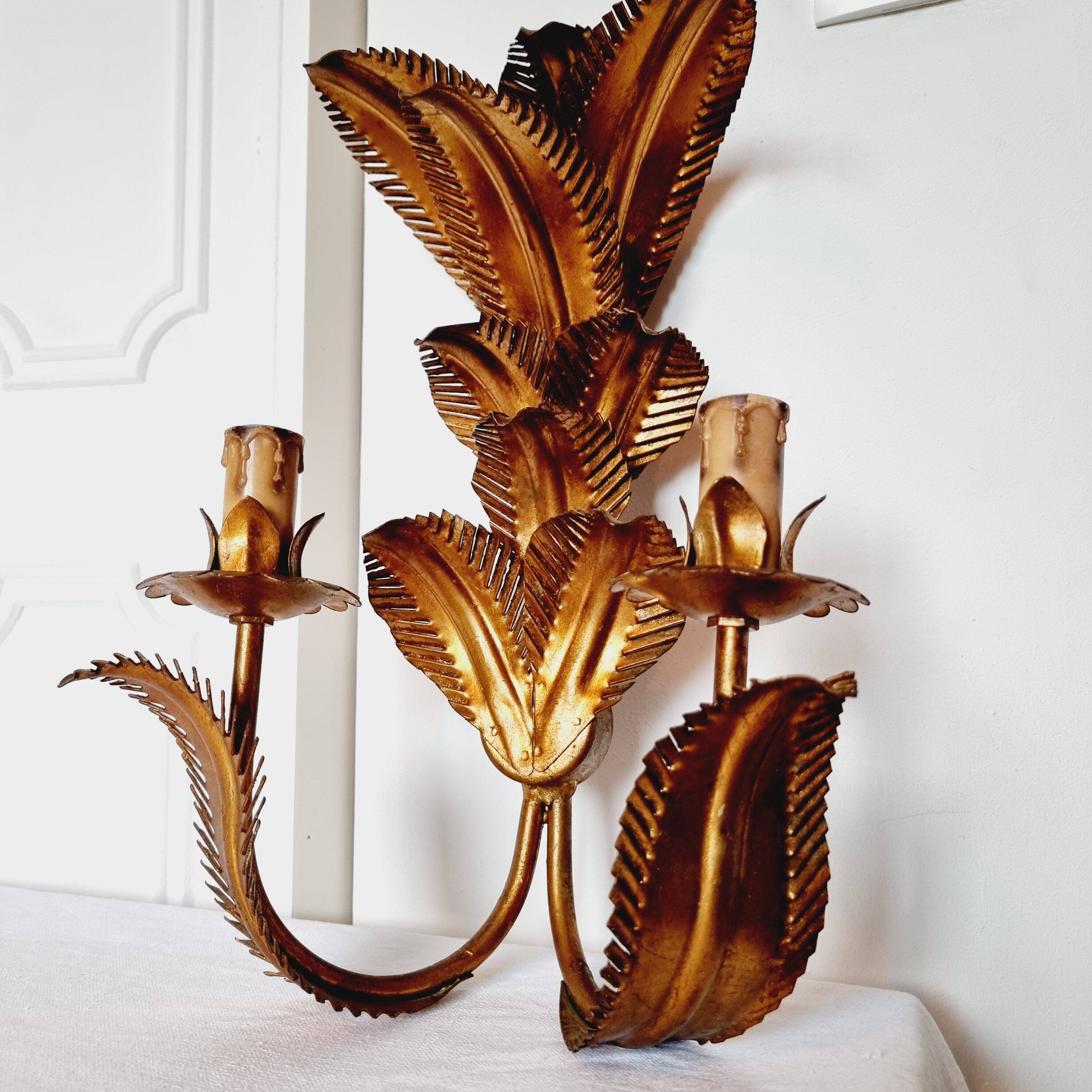 Magnificent Italian Wall Lamp 2 Lights Year 1960 Hoas de Palma Gilt Bronze