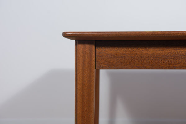 Table à manger danoise du milieu du siècle par Ole Wanscher pour Cado, années 1960