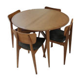 Table et quatre chaises scandinave