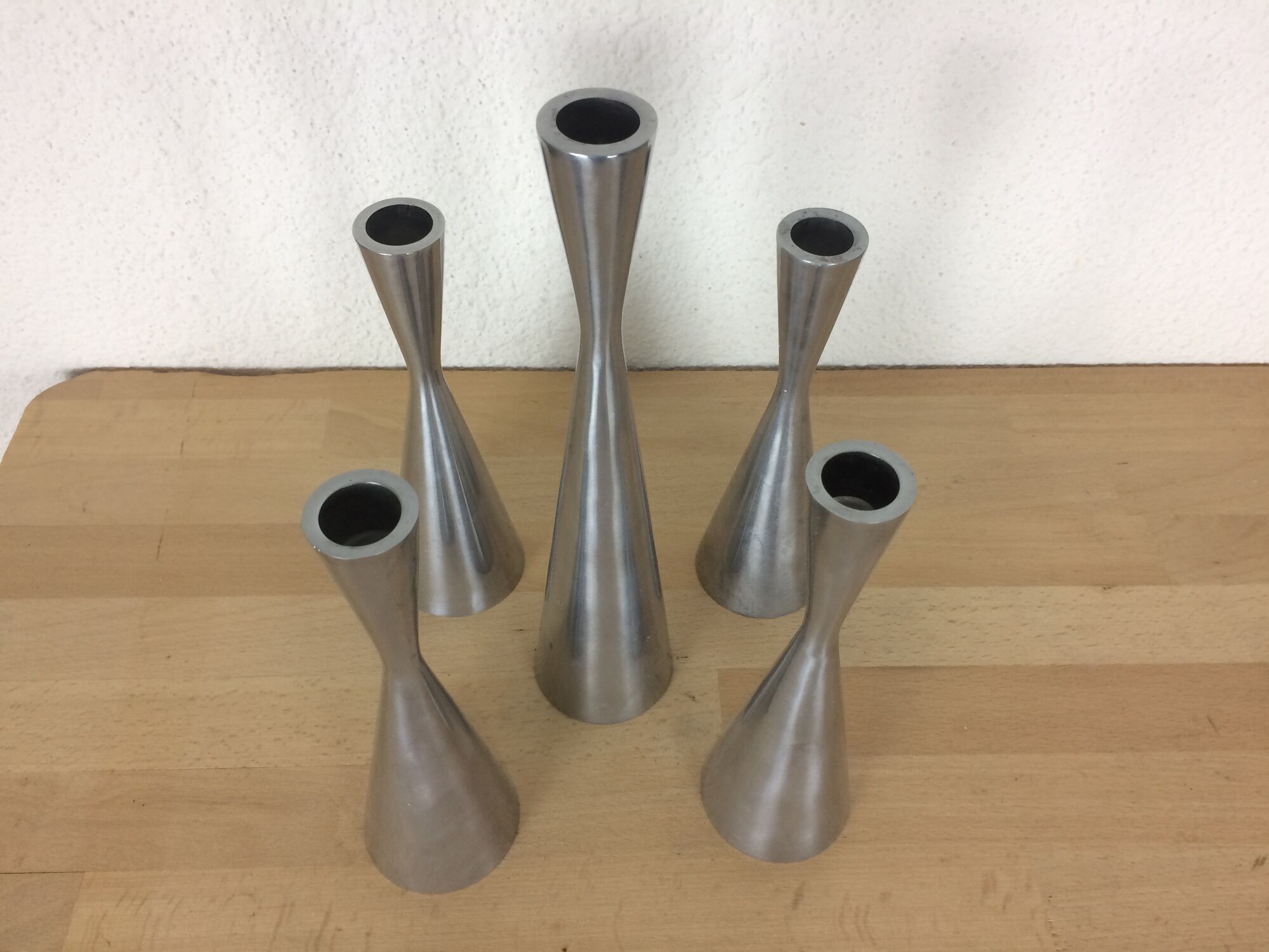 Set de 5 bougeoirs diabolo en fonte d'aluminium