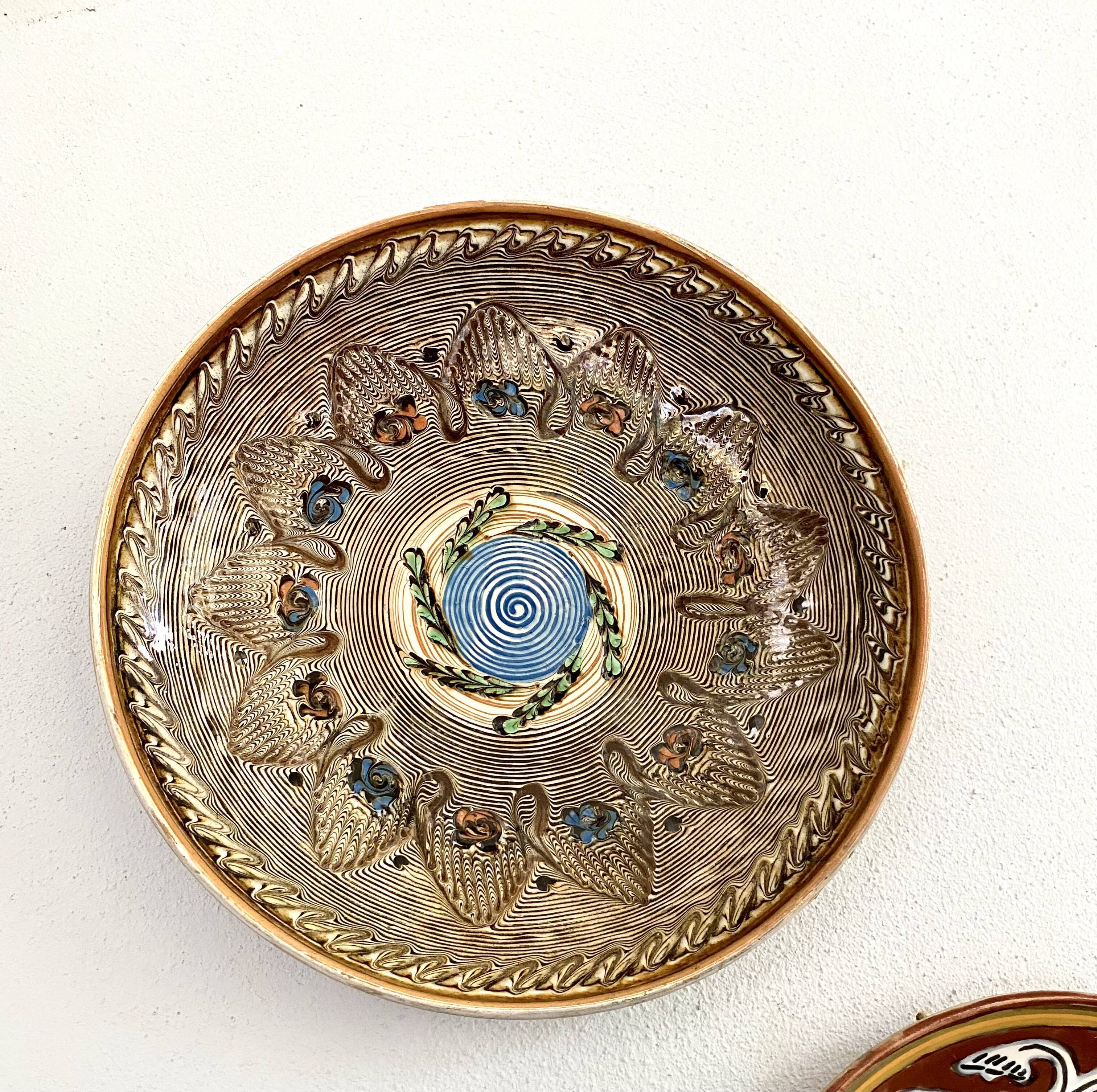 Romanian ceramic dish from Horezu