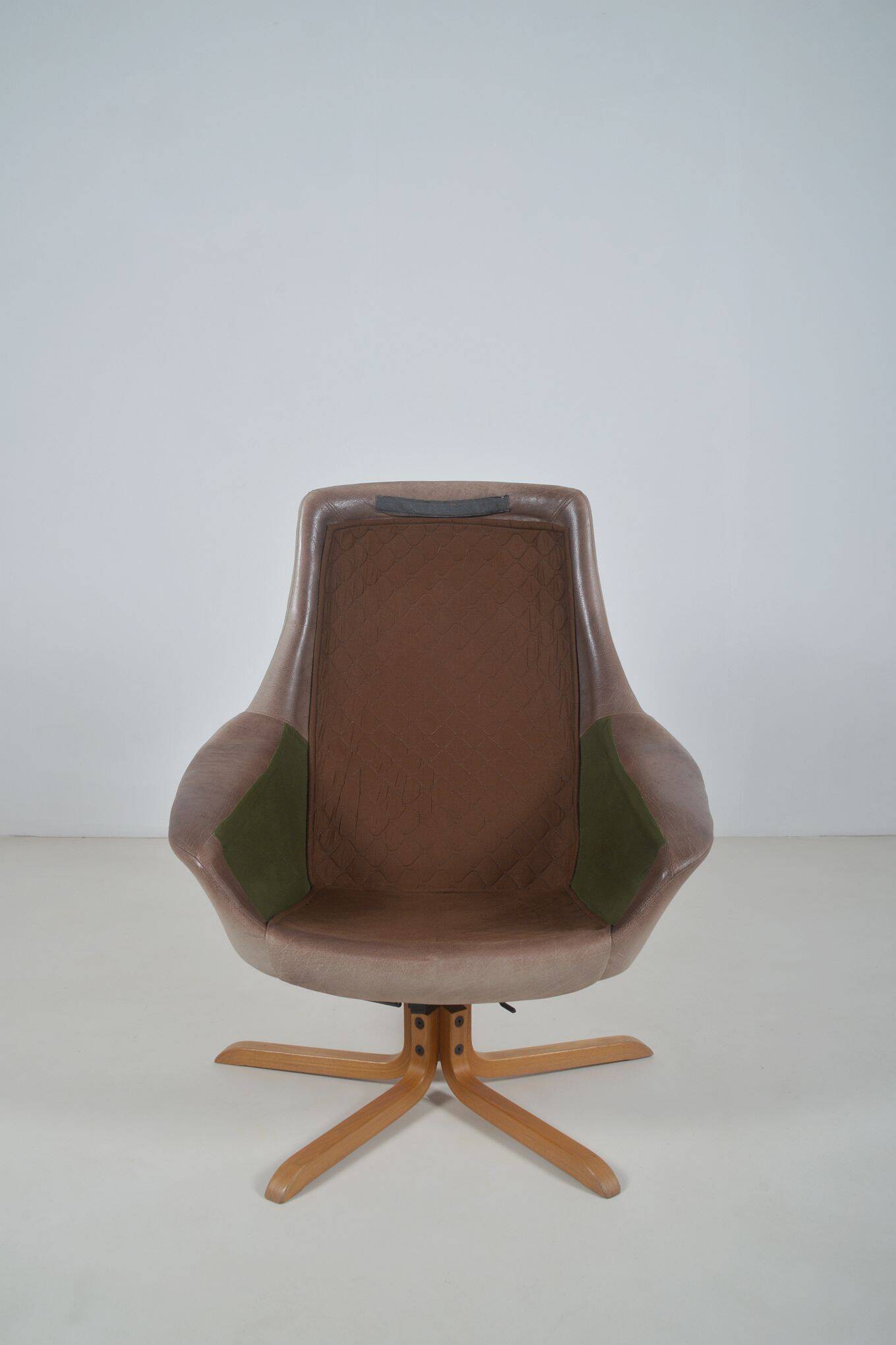 Danish lounge chair designed by H.W. Small for Bramin, 1970s