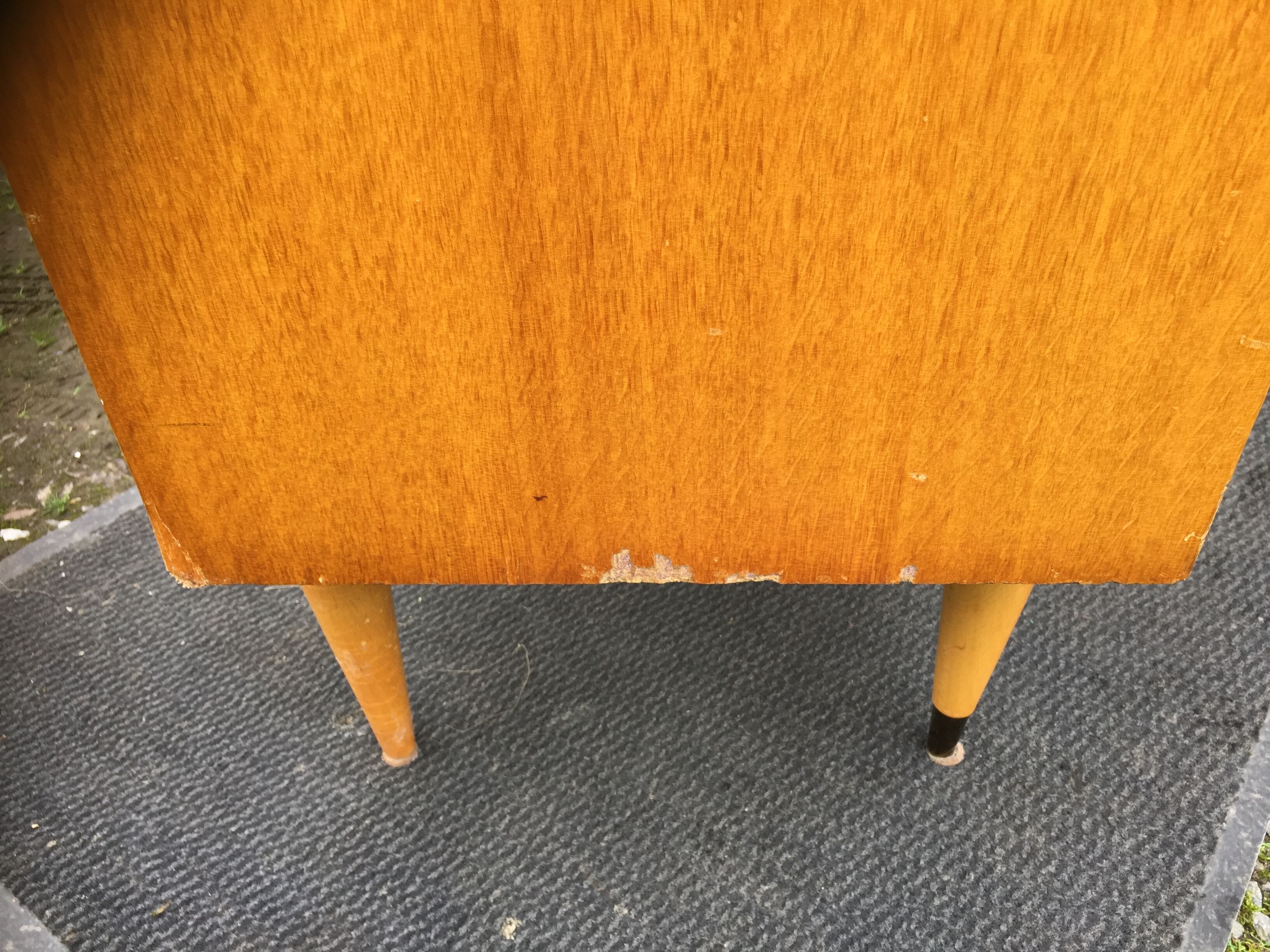 Vintage oak chest of drawers veneered on chipboard