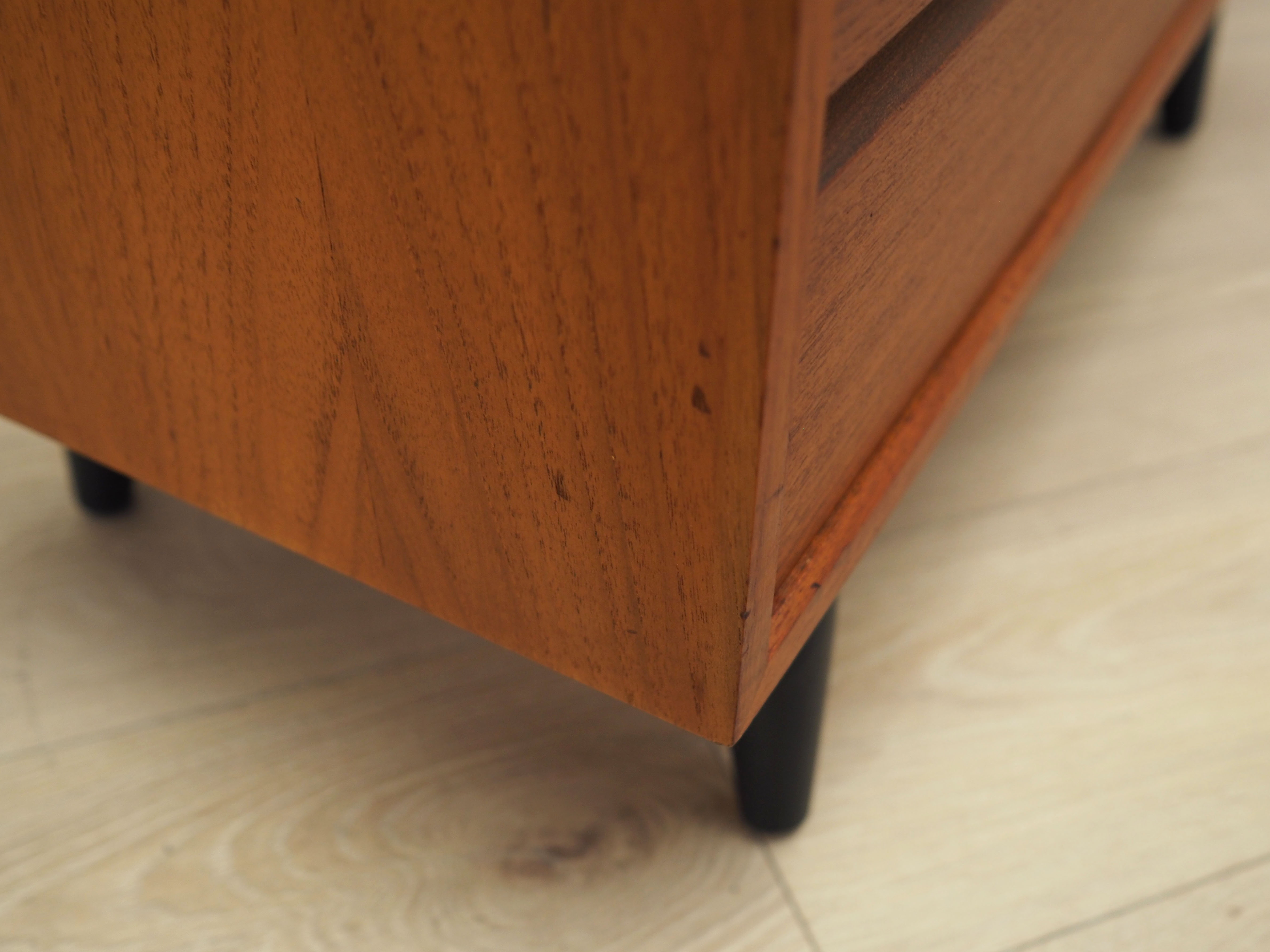 Commode en teck, design danois, années 1970, production: Danemark