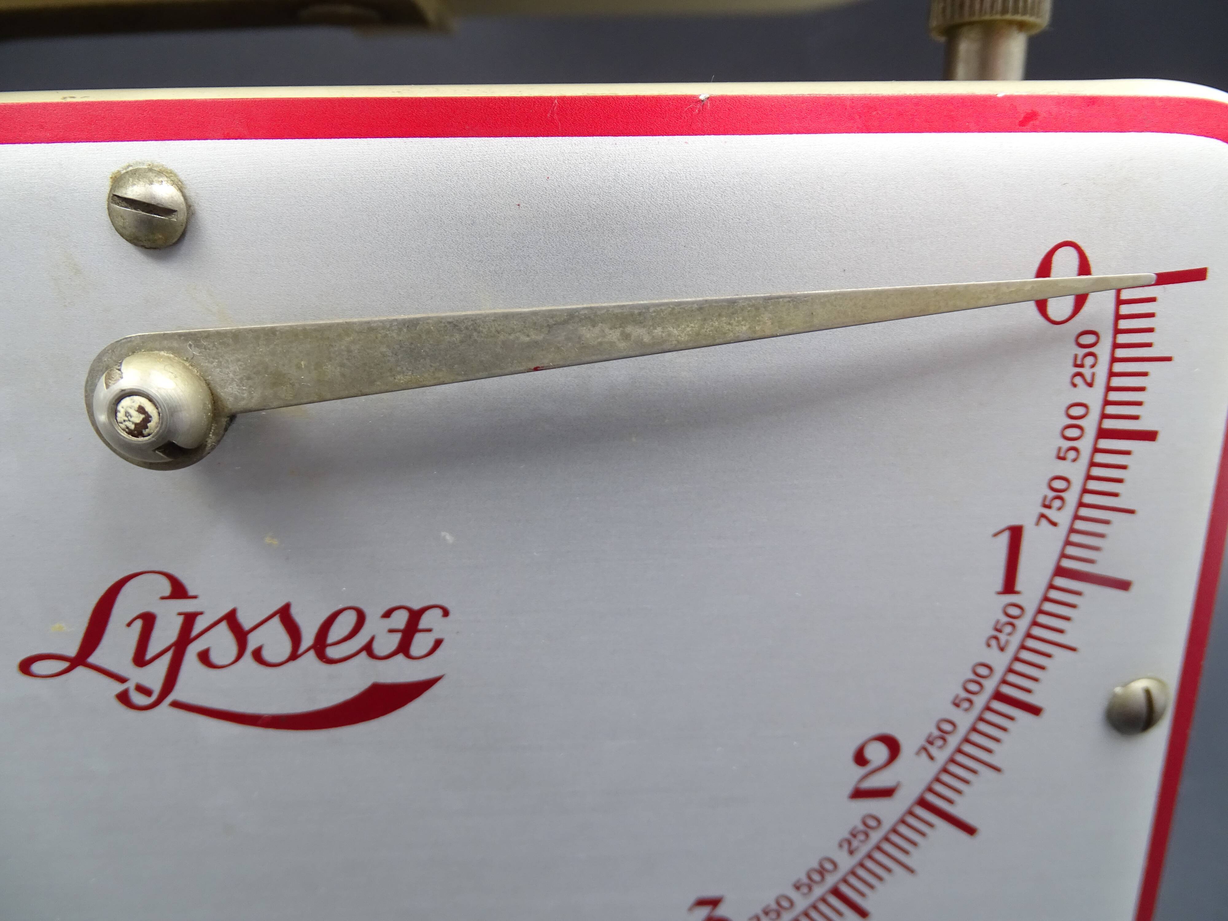 Old red Lyssex brand scale