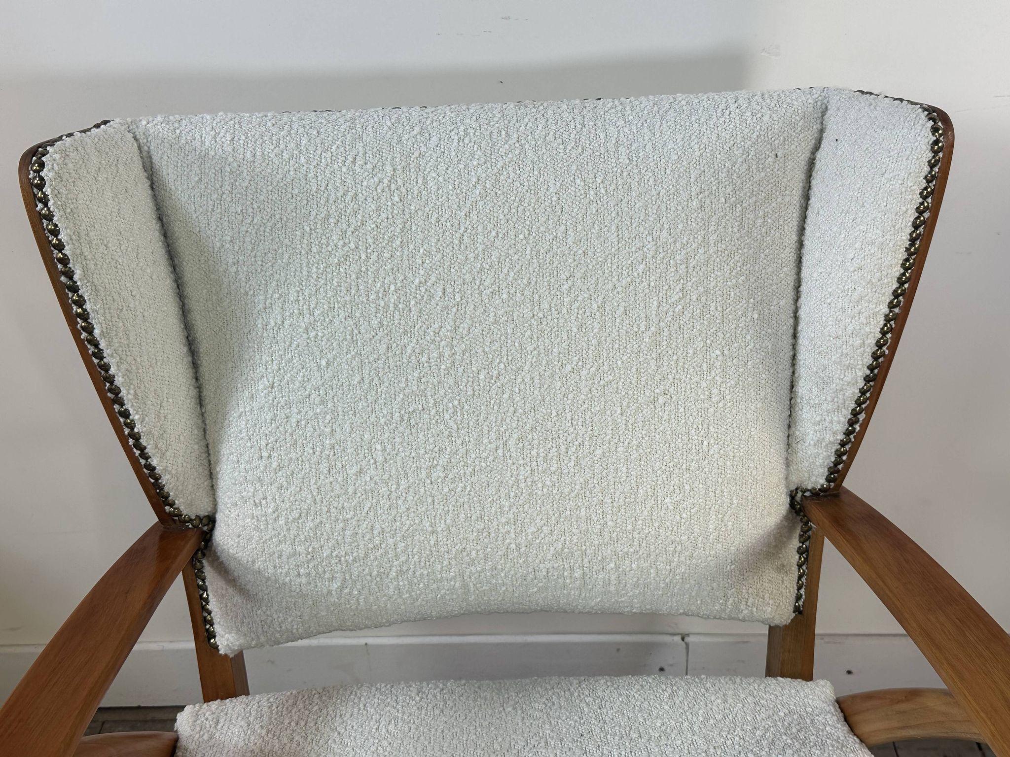 Fauteuils (la paire) bois et tissus bouclés 1950'S